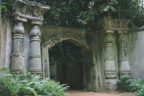 highgate cemetery